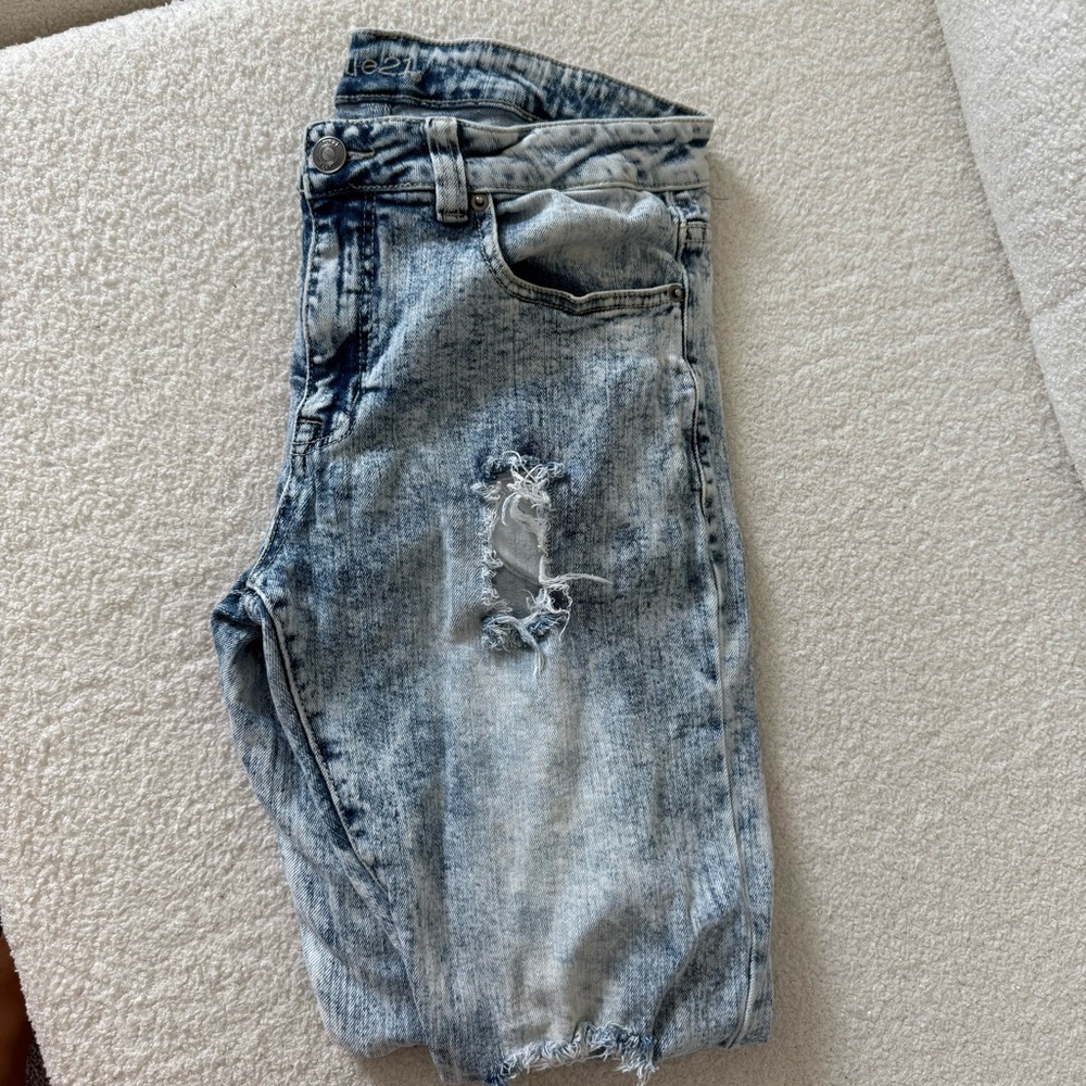 Men’s 32/32 Distressed Light Wash Denim Jeans | Rue 21 Supreme Flex